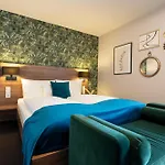 V Boutique 4*