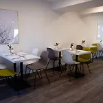 V Boutique 4*