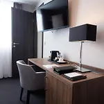 V Boutique 4*
