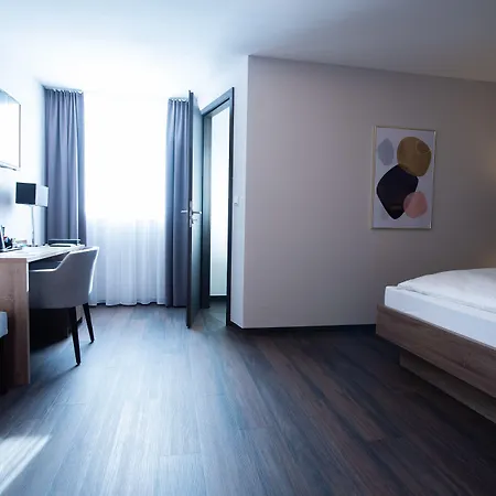 V Boutique Hotel 4*