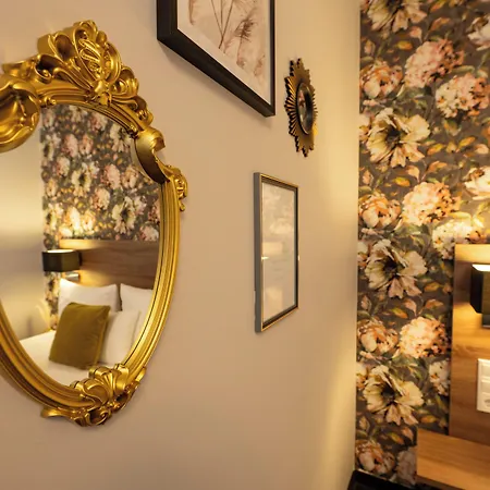 V Boutique 4*