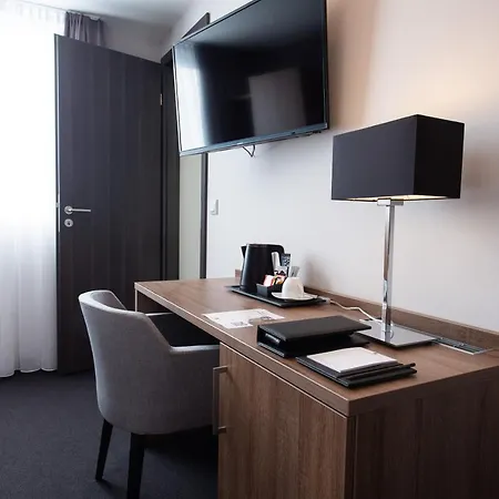 V Boutique 4*